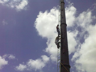  Antena