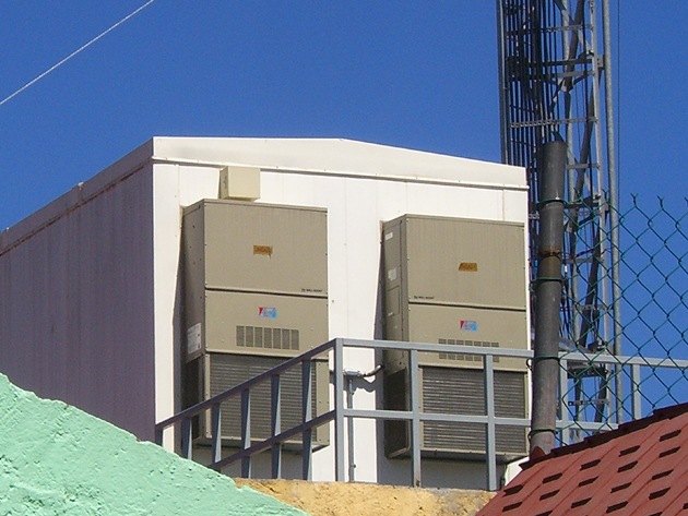  Shelters en Fibra de Vidrio